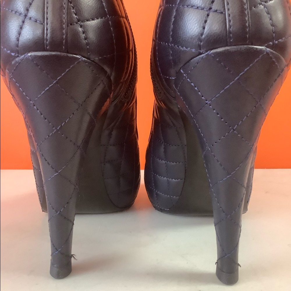 Chanel Quilted Leather Bicolor Ankle Boots - Picture 15 of 15